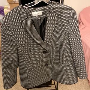 Le Suit Skirt Suit Size 18 *Shortened Sleeves
